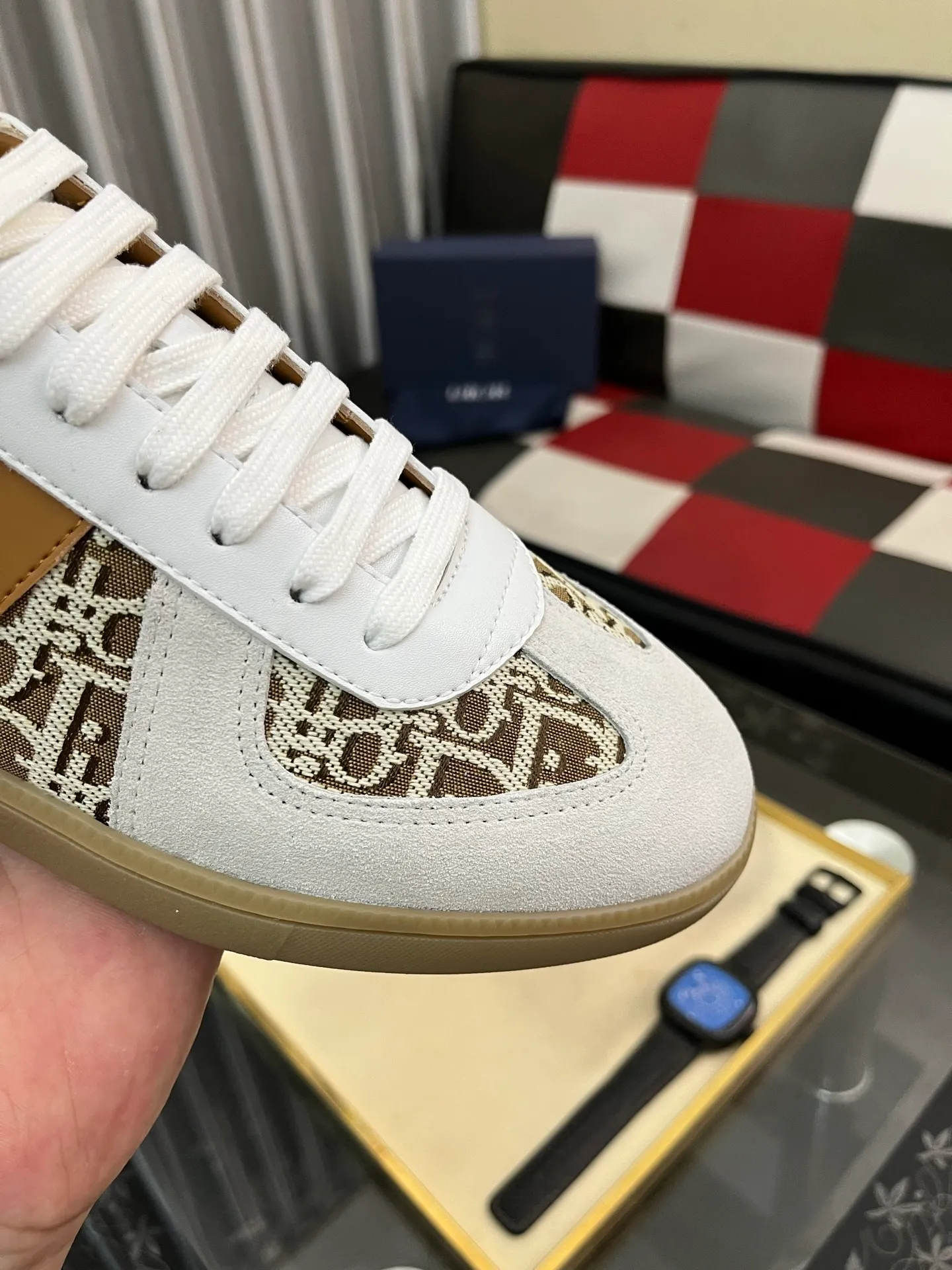 Men's shoes 💰380⌚️⌚️ 【Dior*DIAO】original quality.~ Unique modern style sneakers. 🏃A must-have casual shoe for trendy men😍😍 Original brand imported from Italy, imported original leather, sheep lining (refuses to discolor and grind feet) Sole: Original sole provided by the original factory, French lazy style design ⚠️Fit to the feet, original quality, super comfortable original sole. Code number: 38-445️⃣Colors available